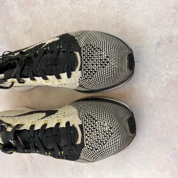 Nike Flyknit Racer 526628-011 Men's 9 Running Shoes Black White Volt Sneakers - Picture 10 of 16